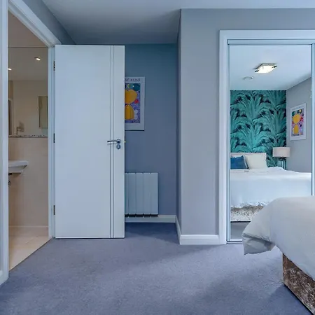 Luxury Apt In Bristol With Garden View Apartmán *