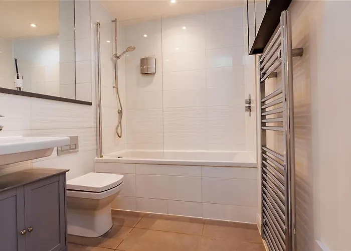 Quiet Garden View Flat By Portland Square Bristol