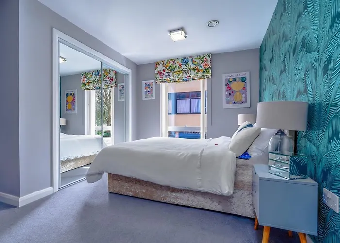 Quiet Garden Square With Lift And Desk * 브리스틀